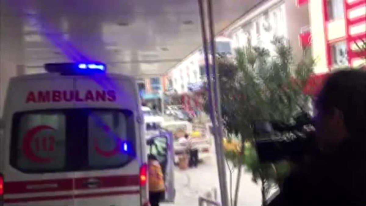 Torbalı\'daki peş peşe cinayetlerin zanlısı yakalandı - Zanlının hastaneye getirilmesi