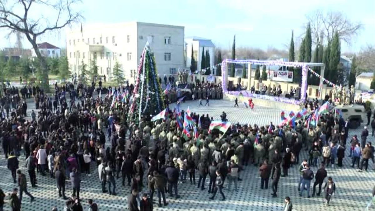 Türkiye\'den cephe hattında görev yapan Azerbaycan ordusuna moral konseri