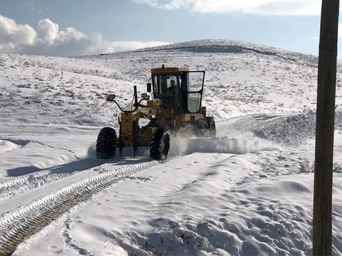 Tuşba Belediyesi, kar mesaisini başarıyla tamamladı