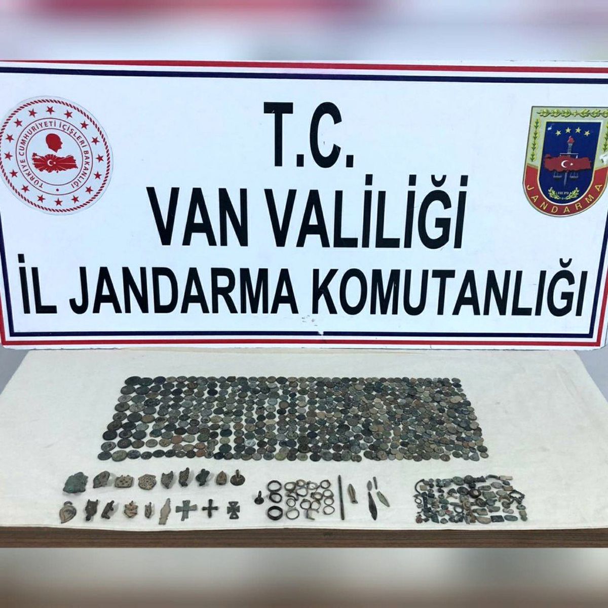 Van\'da 656 adet tarihi eser ele geçirildi