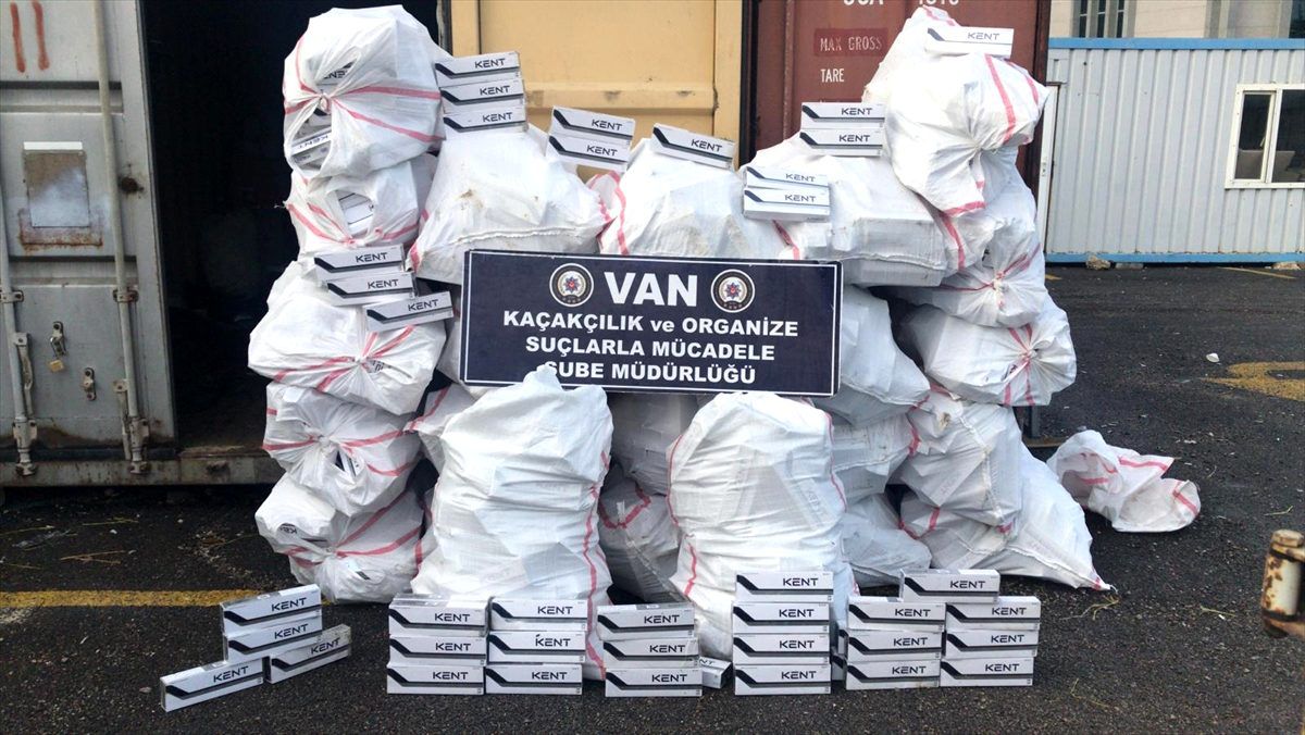 Van\'da bir ayda 189 bin paket kaçak sigara ele geçirildi