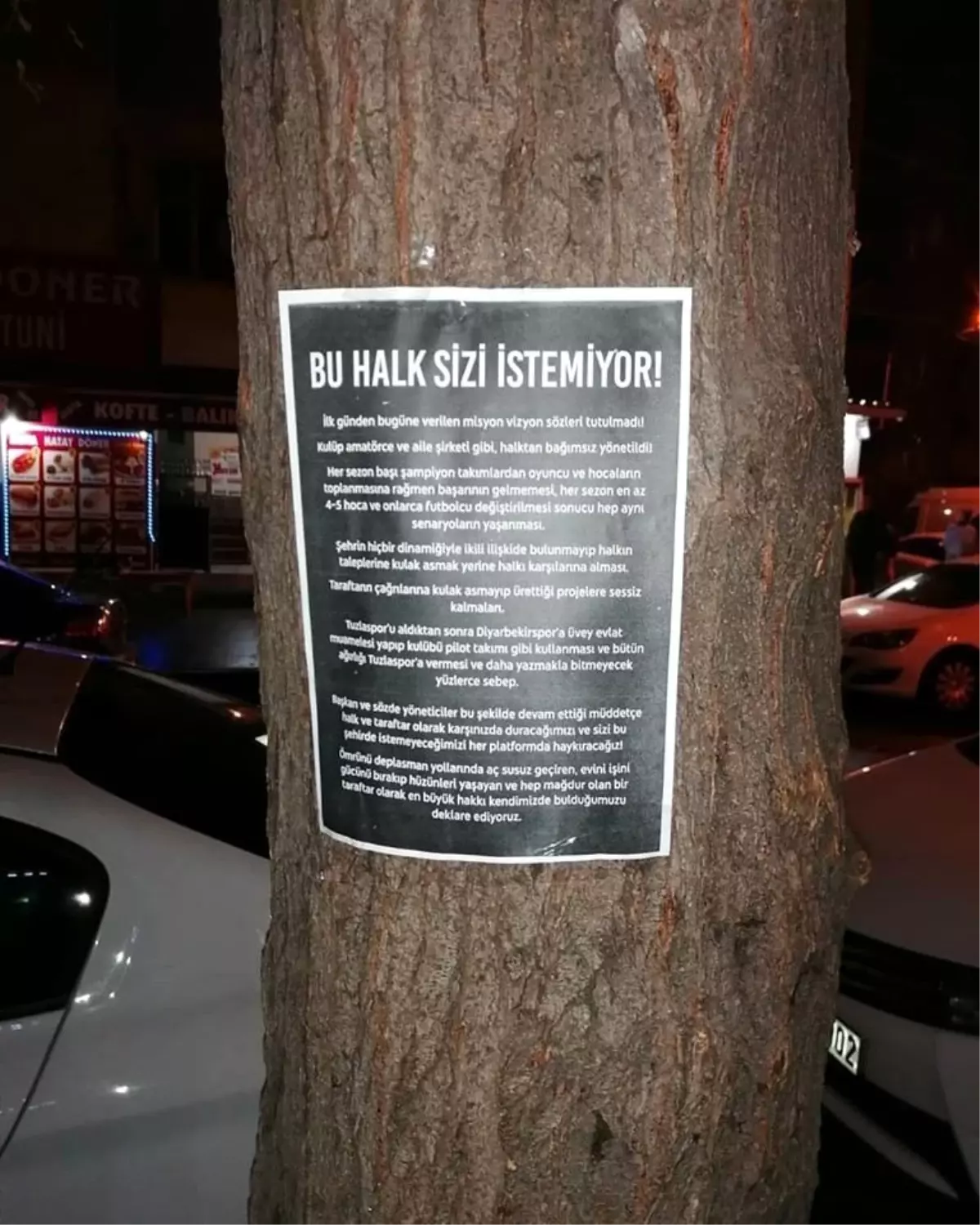 Yönetime afişli ve ilanlı tepki