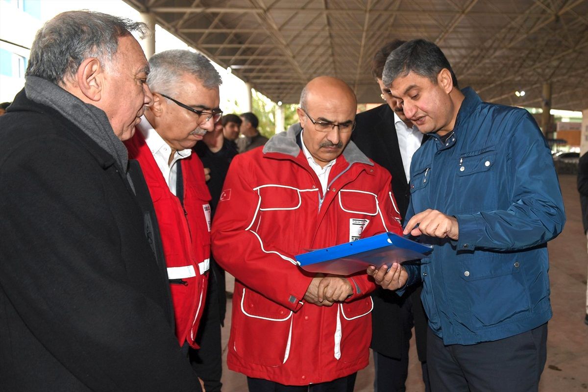 Adana\'da sağanaktan oluşan mağduriyetler gideriliyor