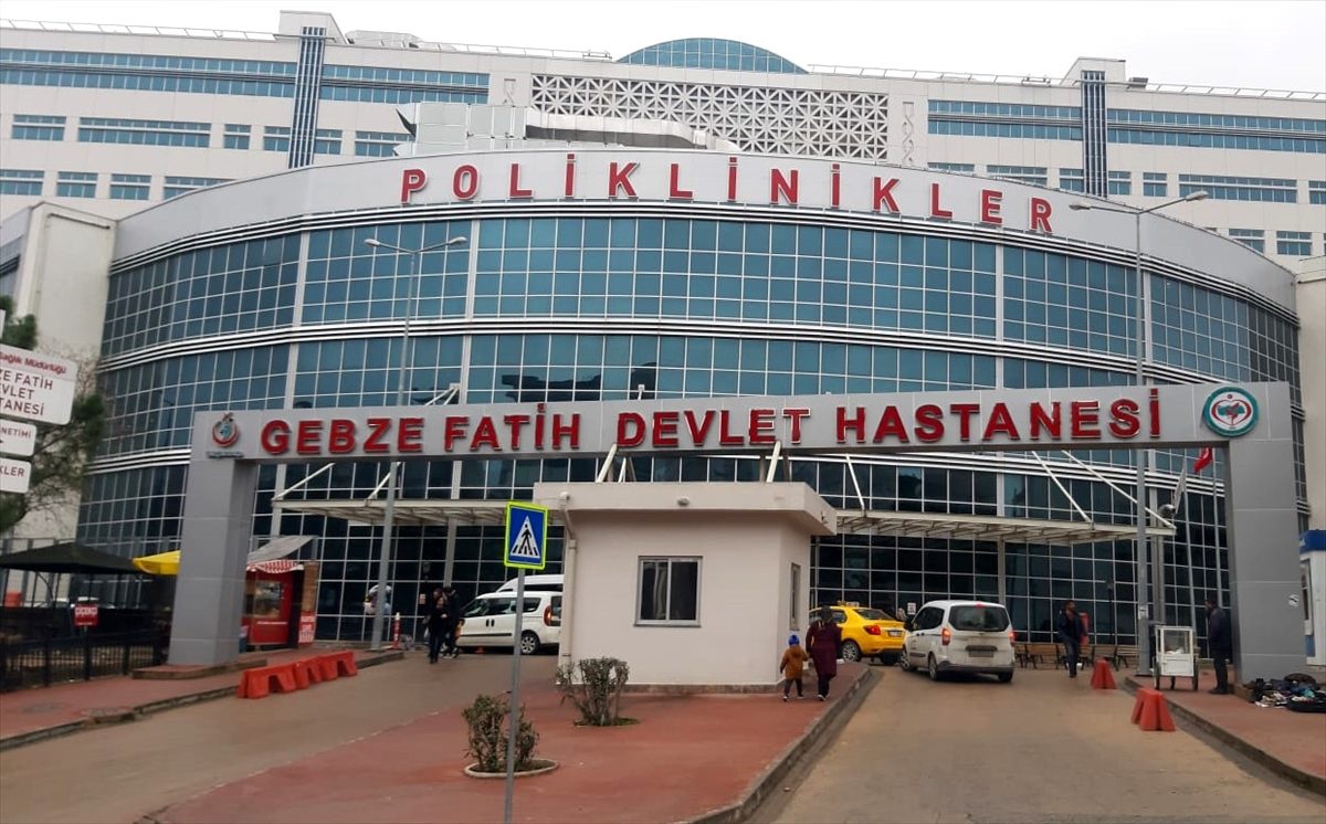 Ayrı yaşadığı eşini hastanede darbedip ateş açan koca tutuklandı