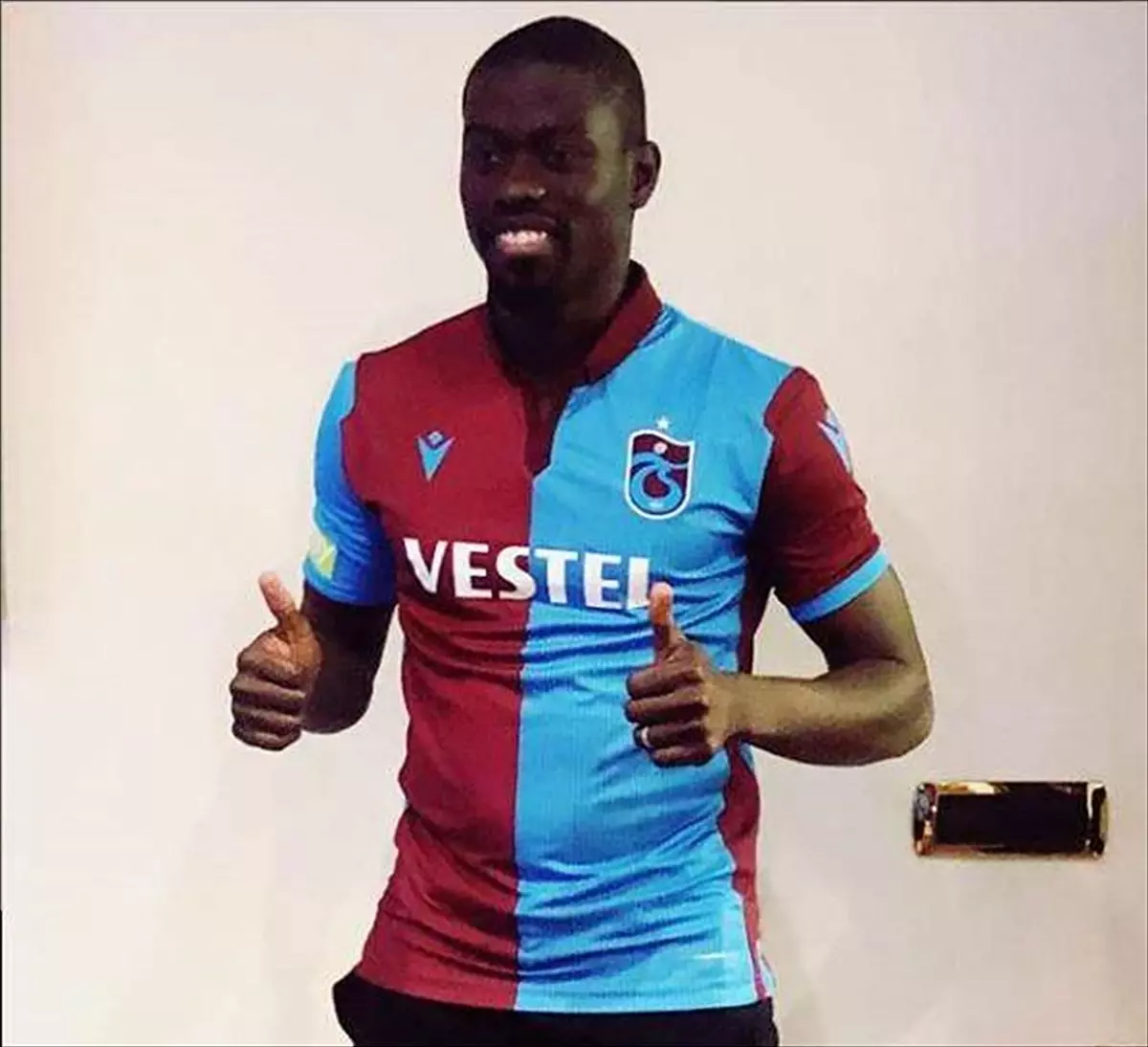 Badou Ndiaye\'den Trabzonspor formalı paylaşım