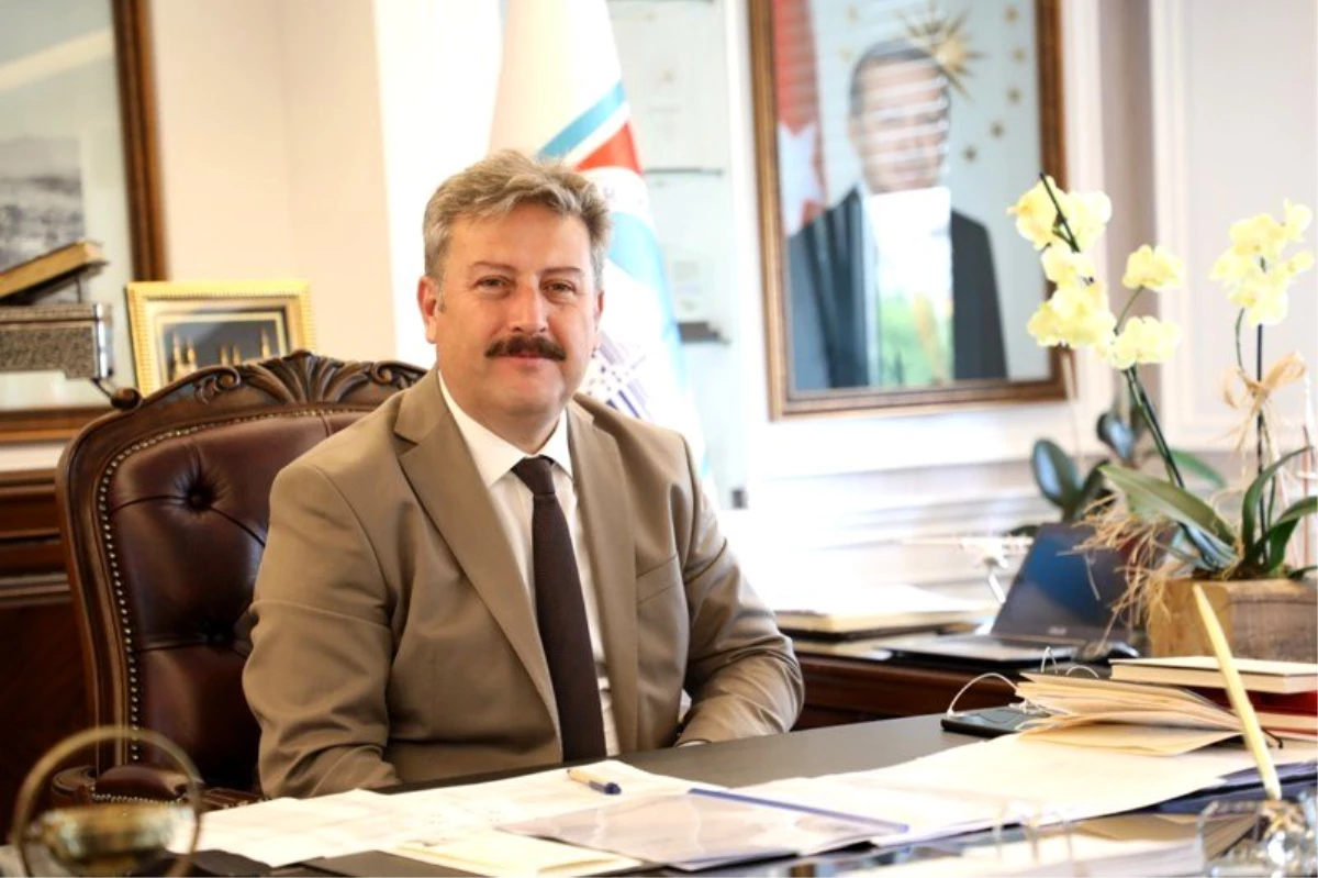 Başkan Dr. Mustafa Palancıoğlu Doç.Dr. Halil Tekiner ile Doç. Dr. Hacer Tokyürek\'i Tebrik Etti