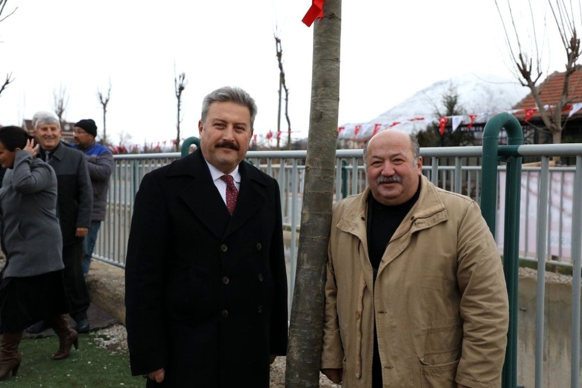 Başkanı Dr. Mustafa Palancıoğlu"fidan değil, ağaç dikiyoruz"