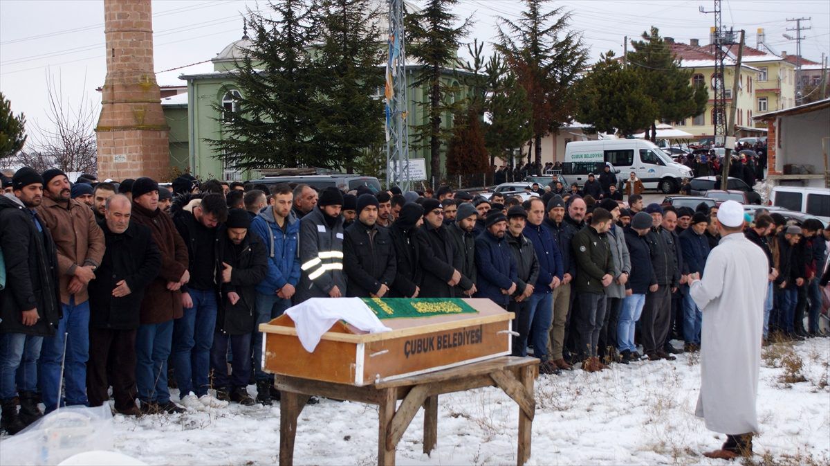 Başkentte genç kadın 2 aylık bebeğinin yanında bıçakla öldürülmüş olarak bulundu
