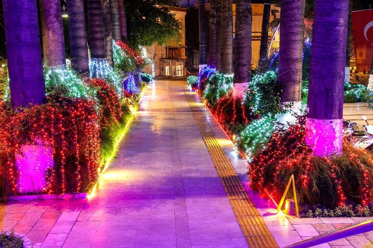 Bodrum sokakları rengarenk oldu
