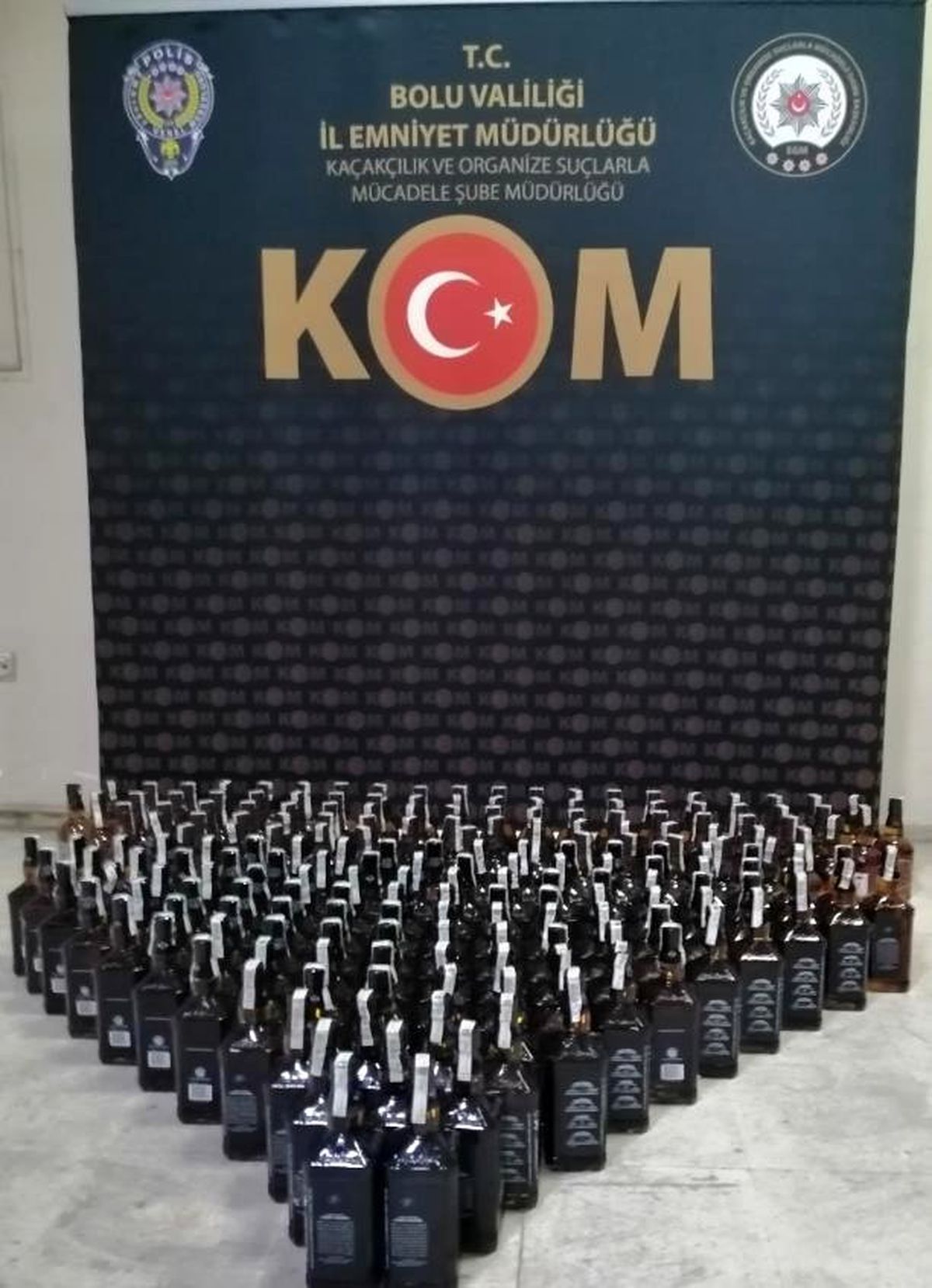 Bolu\'da 47 bin 500 lira değerinde sahte alkollü içecek yakalandı
