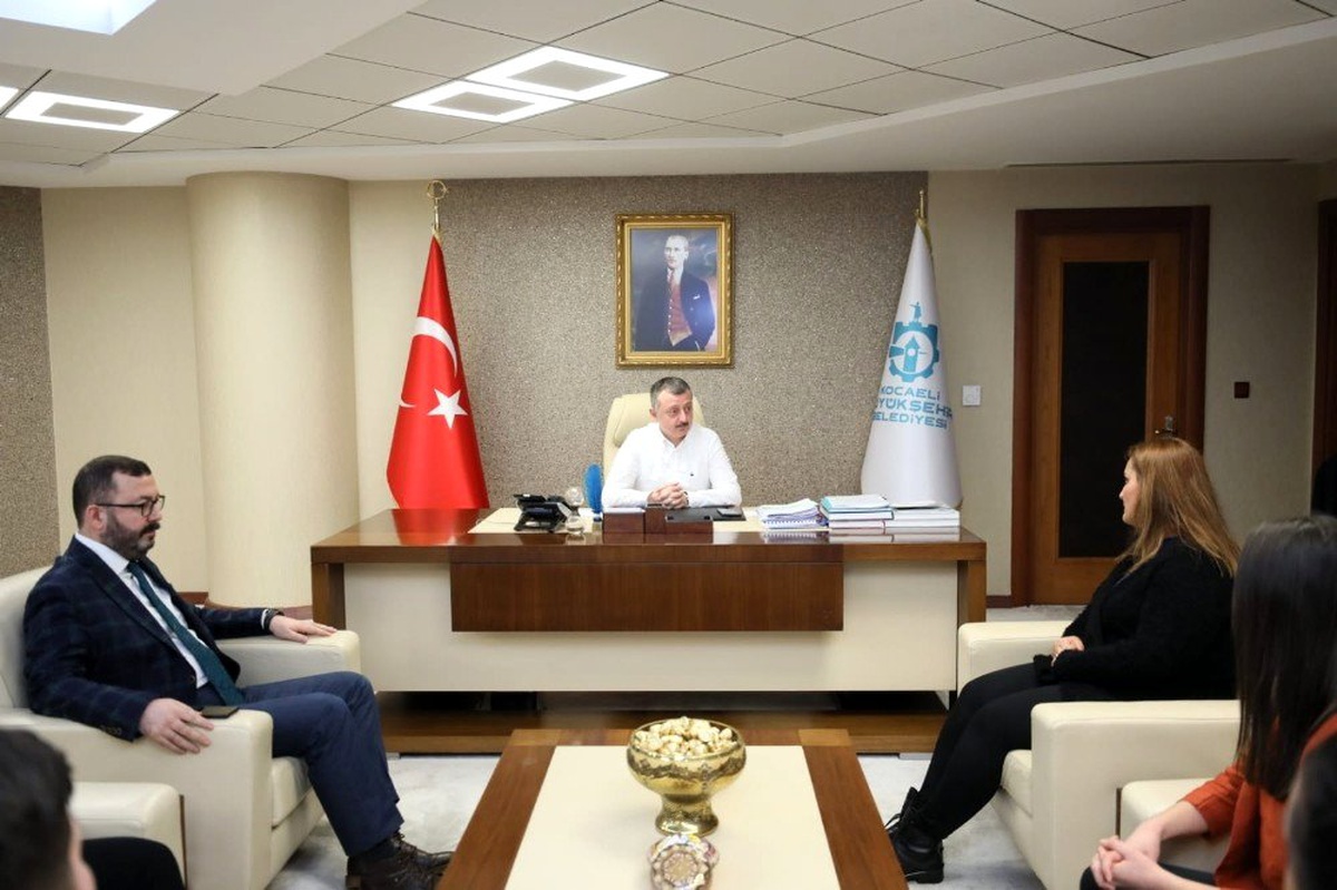 Büyükşehir çalışanı 2020\'ye mutlu girdi