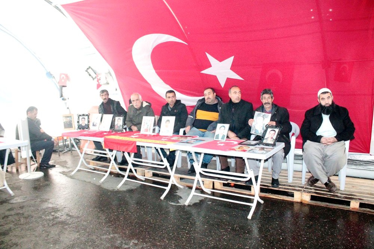 Çocukları için direnen ailelerin sayısı artmaya devam ediyor