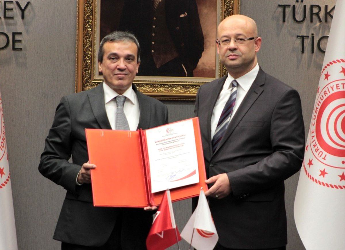 Dünya genelinde ilk helal akreditasyon sertifikası TSE\'ye teslim edildi