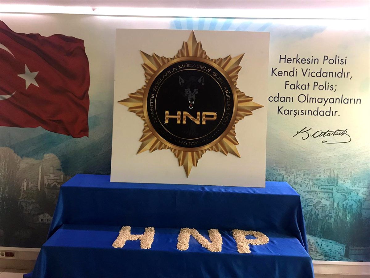Hatay\'da motosiklette 10 bin 800 uyuşturucu hap bulundu