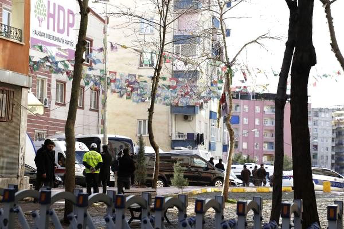 HDP önündeki eylemde 4 ay geride kaldı; aileler 2020\'den umutlu (2)