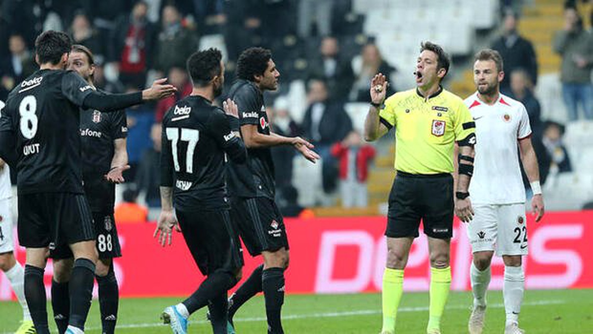 İlk yarının en hırçın takımlarından biri Beşiktaş oldu