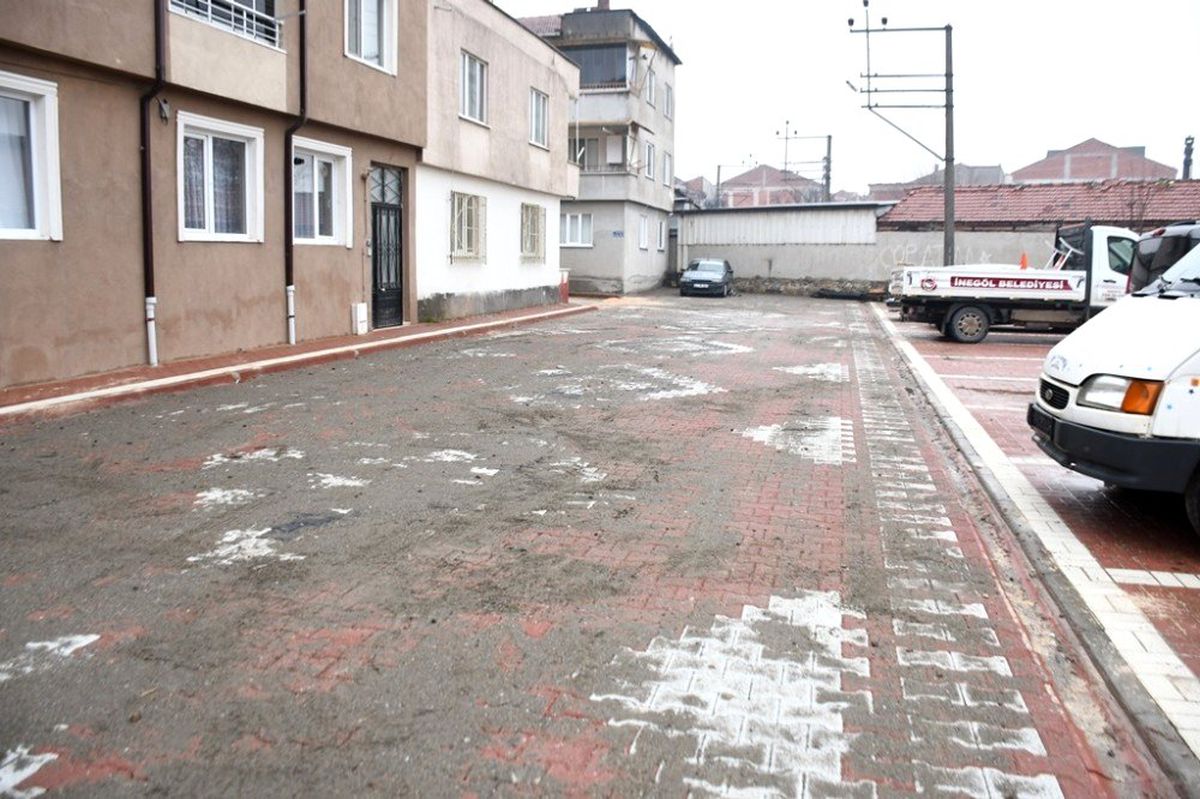 İnegöl\'de Ülker Sokak yeni görünümüne kavuştu