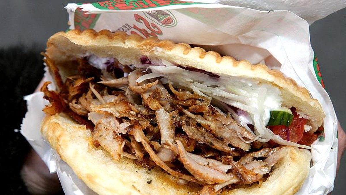 İngiltere\'de 3 kadının kebabında hap çıktı, polis iki kişiyi gözaltına aldı