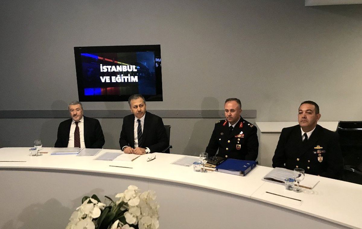 İstanbul\'da yılbaşı tedbirlerinin ele alındığı toplantı başladı