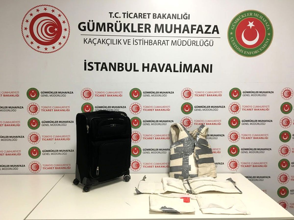 İstanbul Havalimanı\'nda 7 kilo 500 gram kokain ele geçirildi