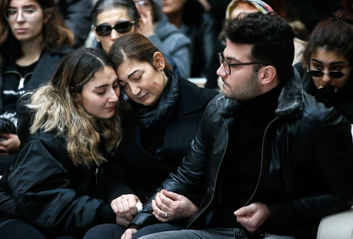 İzmir\'de öldürülen Torbalı İlçe Sağlık Müdürü Mehmet Park\'ın cenazesi toprağa verildi