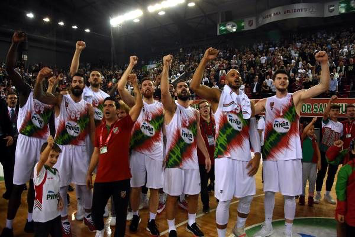 Karşıyaka 3 kulvarda Play-Off\'ta