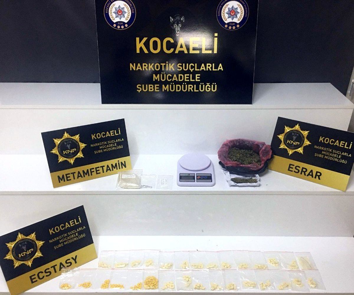 Kocaeli\'nde yılbaşı öncesinde torbacılara operasyon: 2 gözaltı