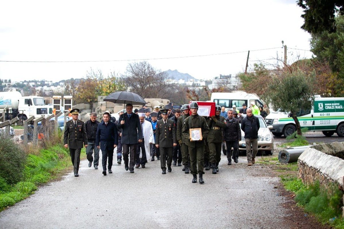 Kore gazisi son yolculuğuna uğurlandı