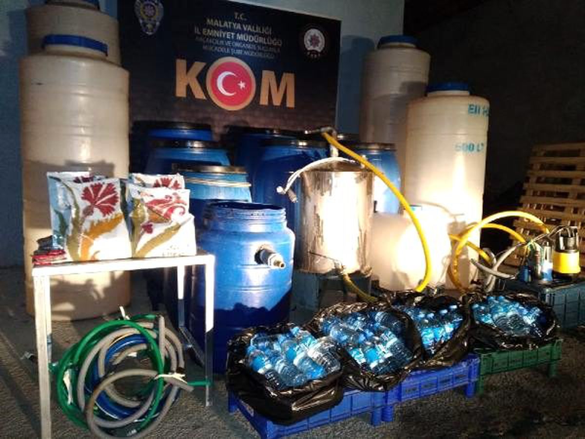 Malatya\'da 3 bin 560 litre \'sahte içki\' ele geçirildi