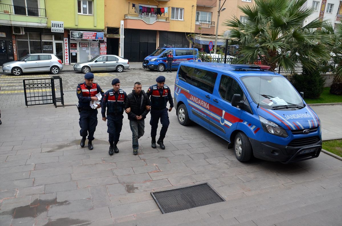Manisa\'da boşanma aşamasında olduğu eşini bıçaklayan zanlı tutuklandı