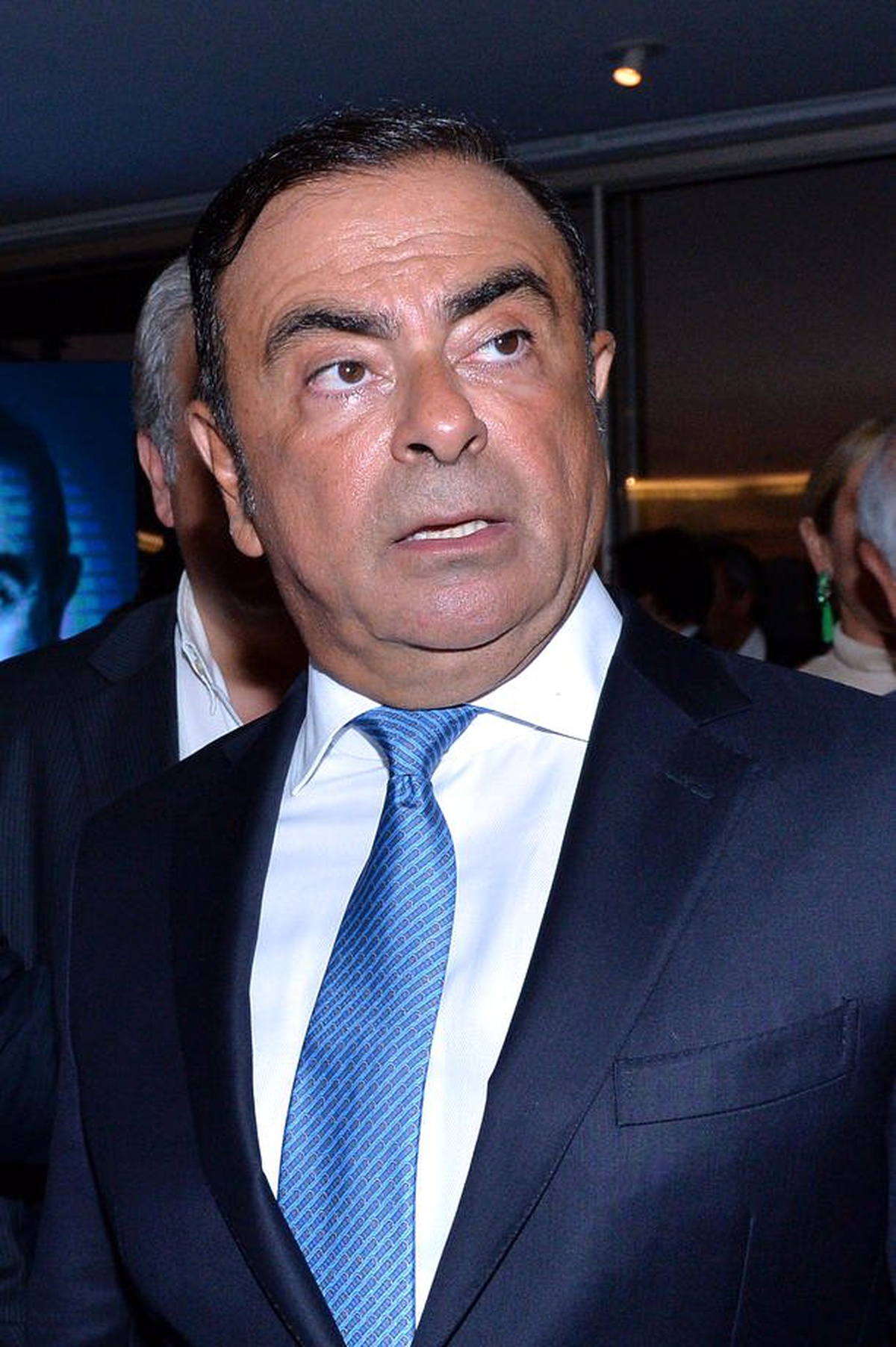 Nissan\'ın eski CEO\'su Ghosn ev hapsinden kaçtı