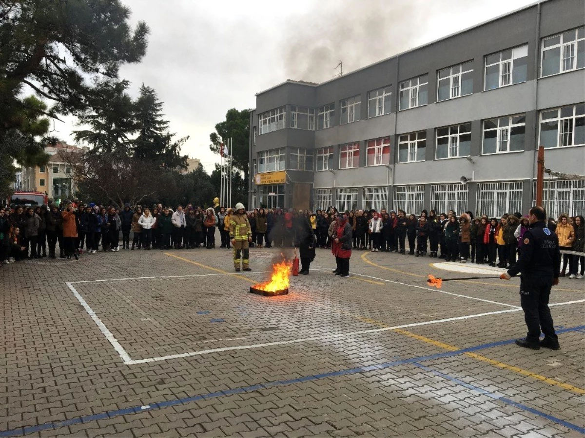 Okulda yangın tatbikatı