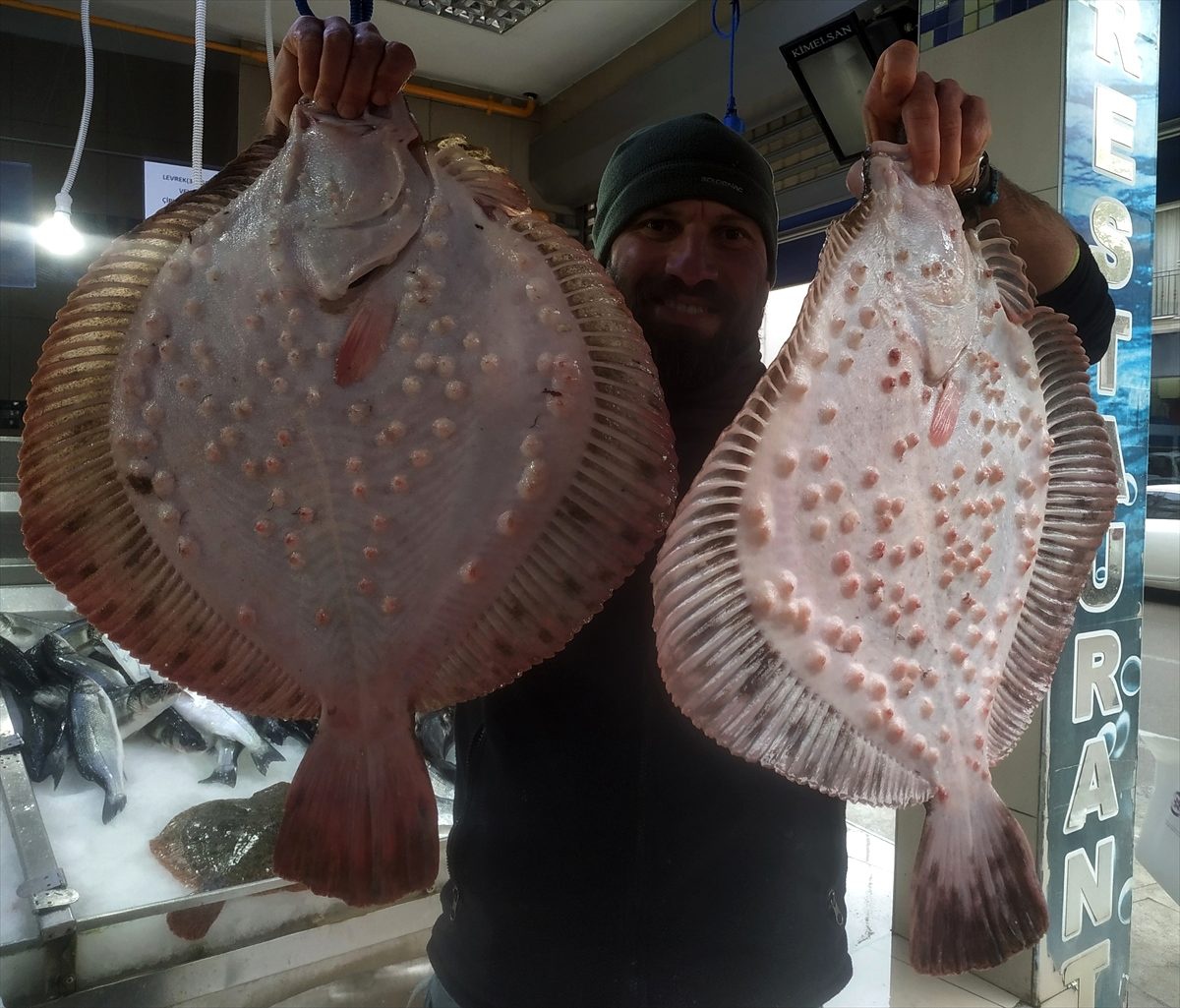 Olumsuz hava koşulları balık tezgahlarını boş bıraktı