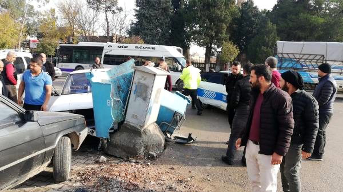 Polisin \'dur\' ihtarına uymayan ehliyetsiz sürücü, kaza yapınca yakalandı