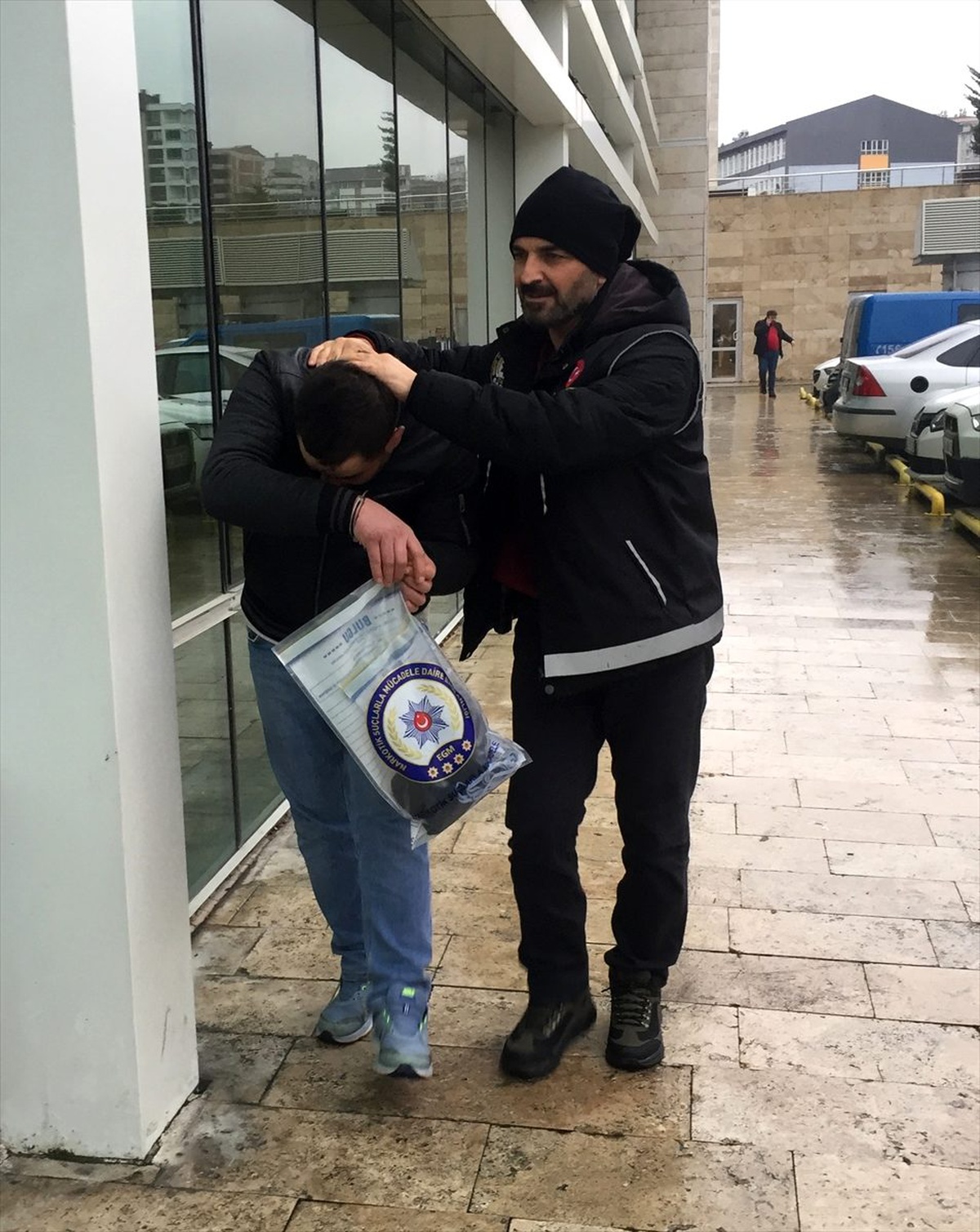 Samsun\'da uyuşturucu operasyonunda gözaltına alınan 2 şüpheli tutuklandı