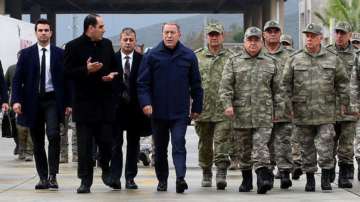 Savunma Bakanı Hulusi Akar: Suriye\'deki gözlem noktaları boşaltılmayacak