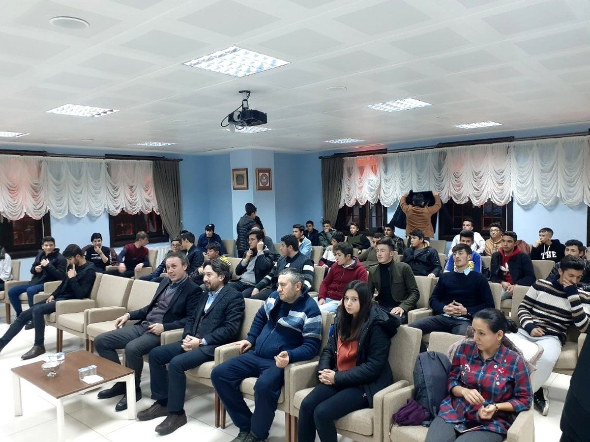 Sincan\'da bilgi okuryazarlığı eğitimi