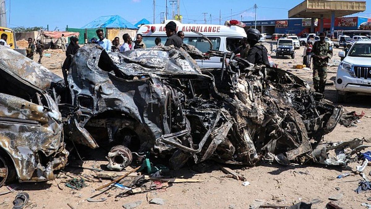 Somali\'deki saldırıyı üstlenen Eş Şebap örgütü "onlarca kişiyi öldürdüğü için" özür diledi