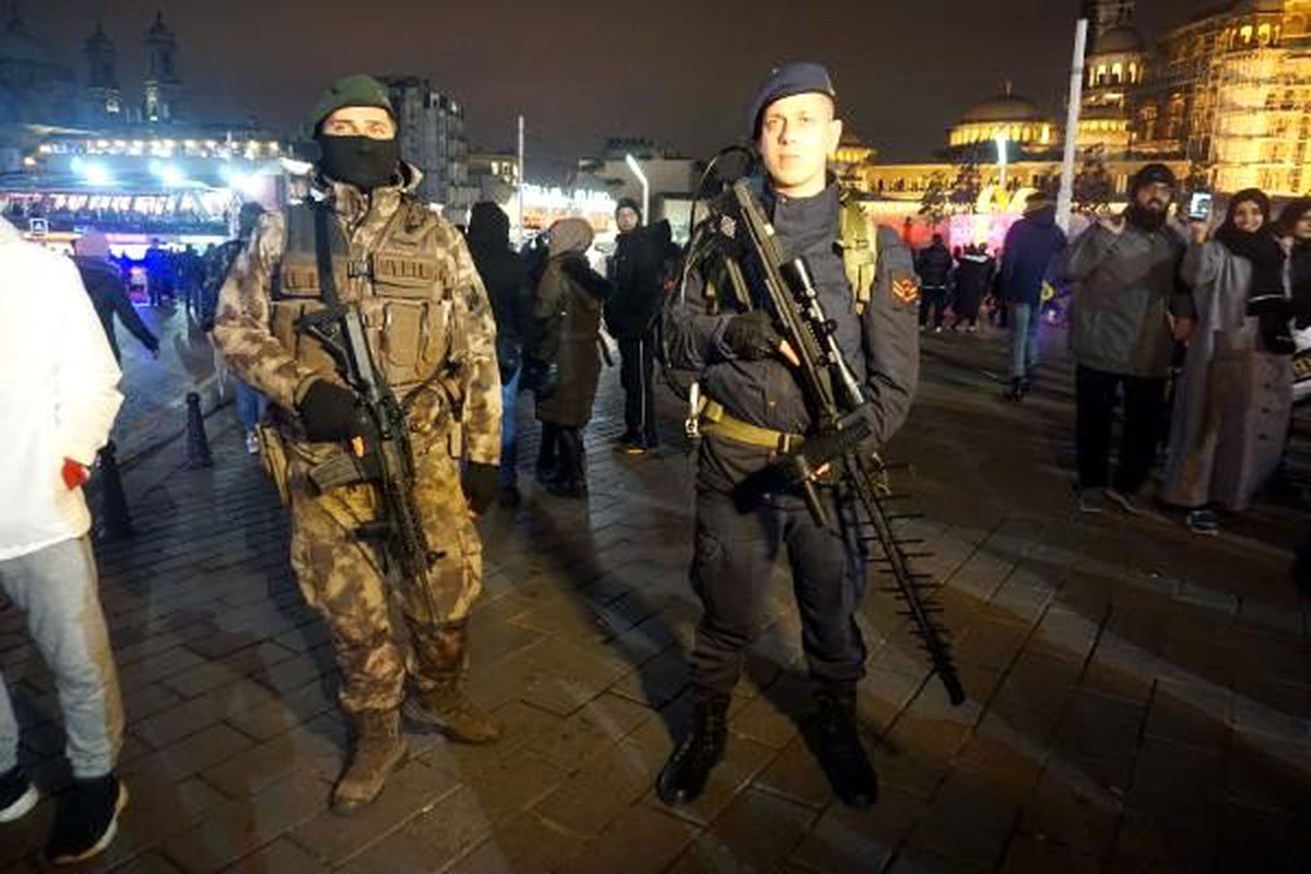 Taksim Meydanı\'nda \'drone savar\'lı güvenlik önlemi