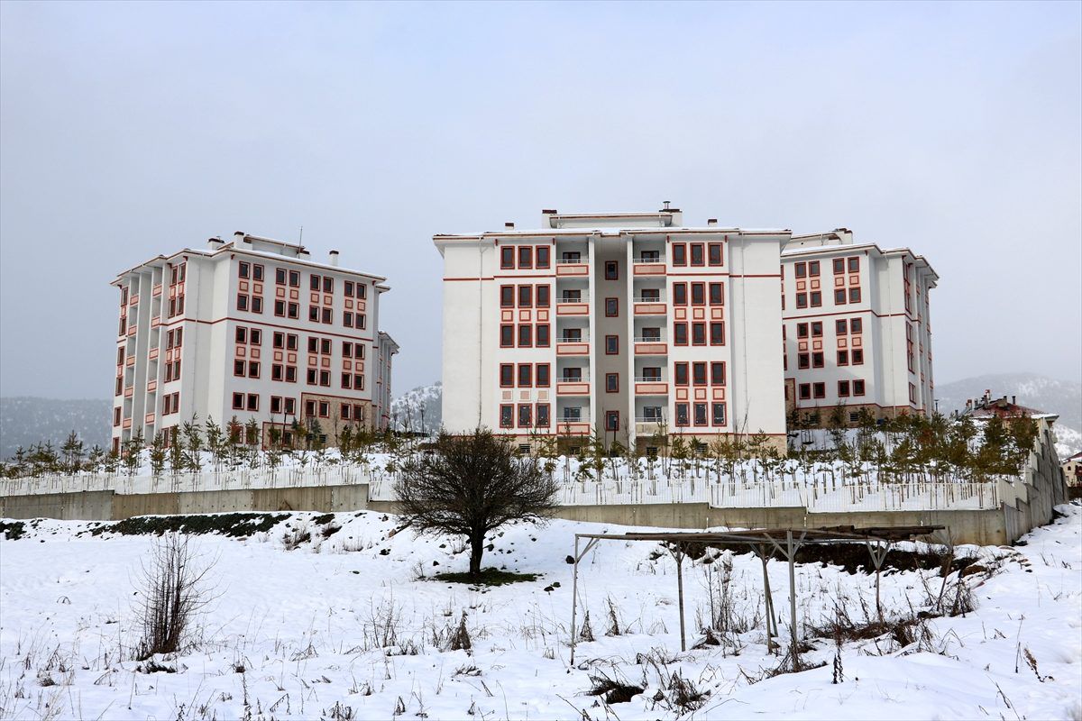 TOKİ Beyşehir\'de 500 sosyal konut yapacak