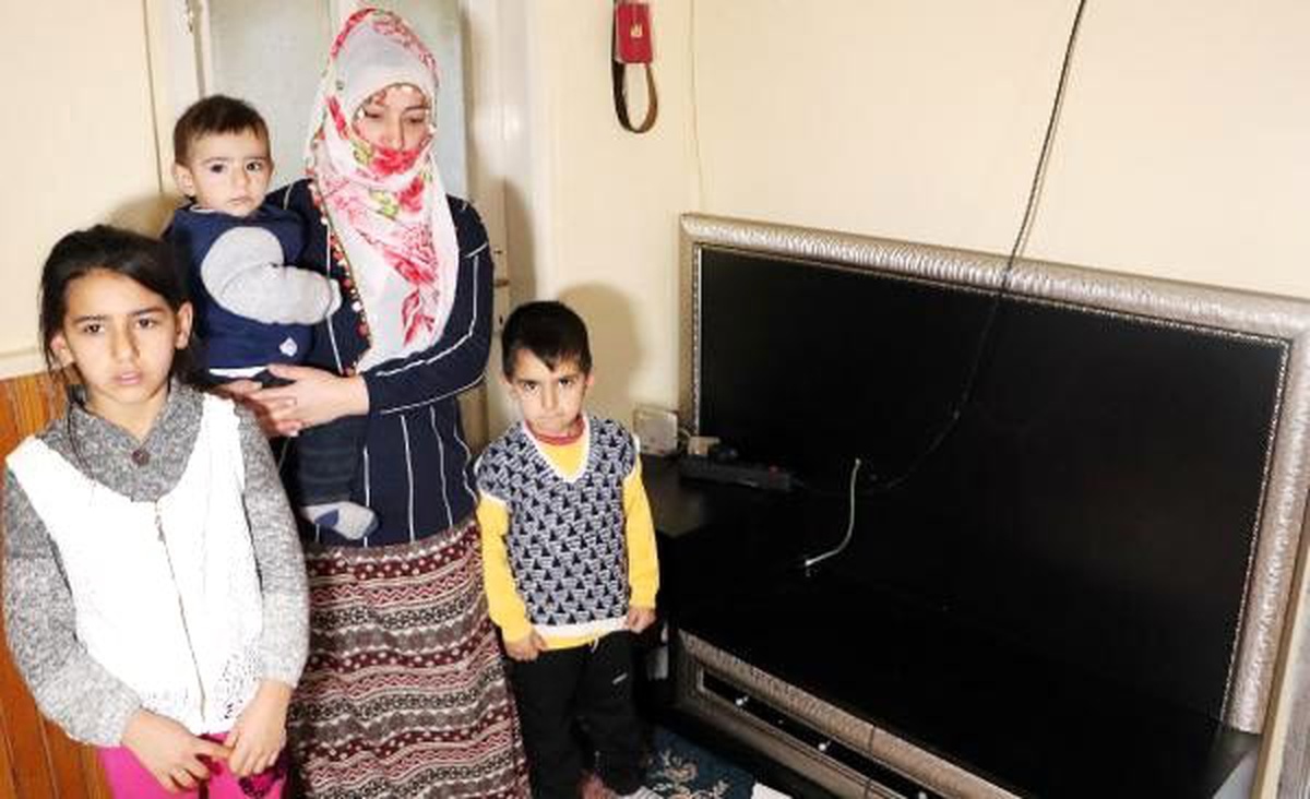 Tren yolundaki bariyerleri kıran sürücünün evini soyuldu