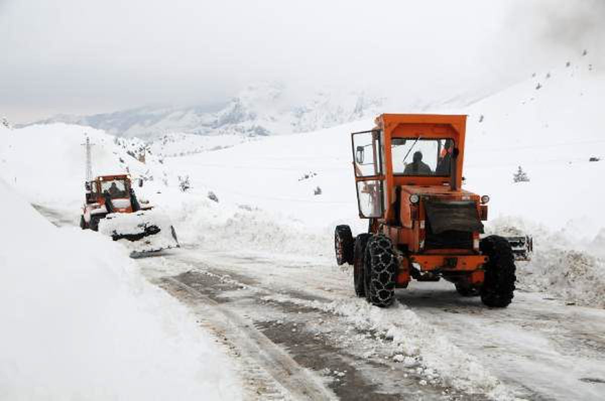 Tunceli\'de 70 köy yolu kardan kapalı