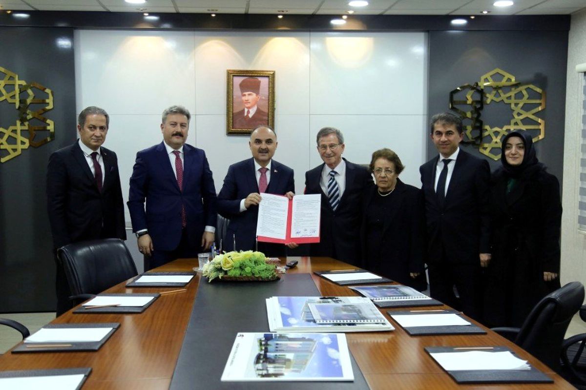 Vali Günaydın ile Hayırsever Altuntaş Ailesi Arasında Okul Protokolü İmzalandı