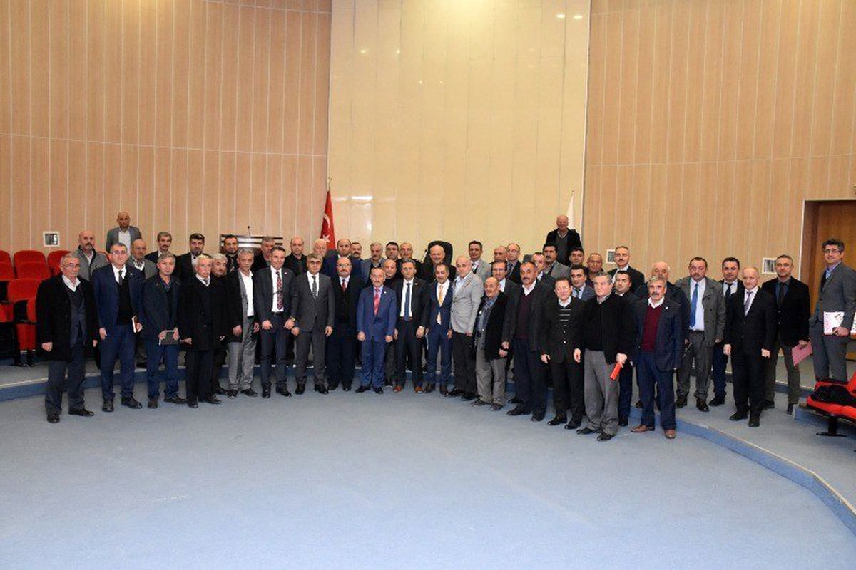 Vali Gürel, köy muhtarlarını dinledi