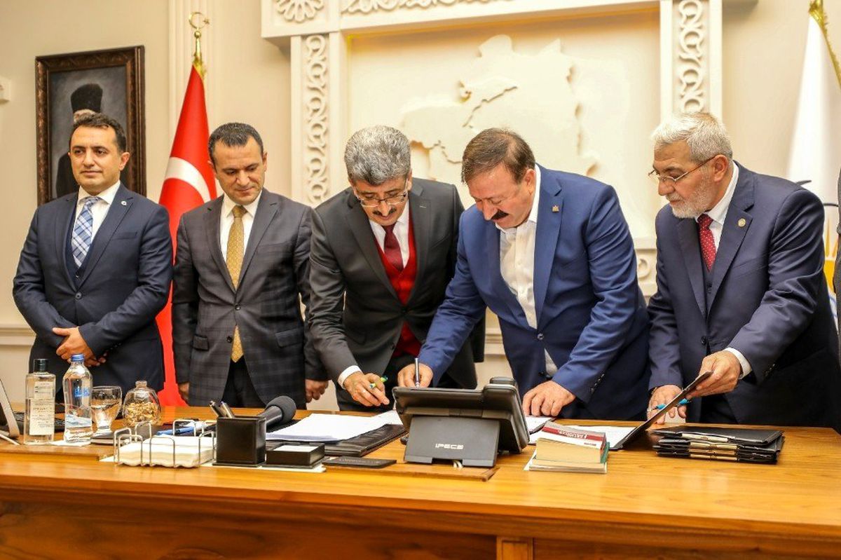 Van Büyükşehir Belediyesinde \'Sosyal Denge Tazminatı\' imzalandı