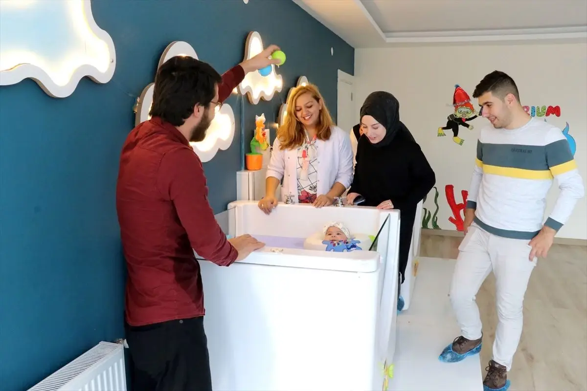 Van\'da bebeklerin jakuzi keyfi