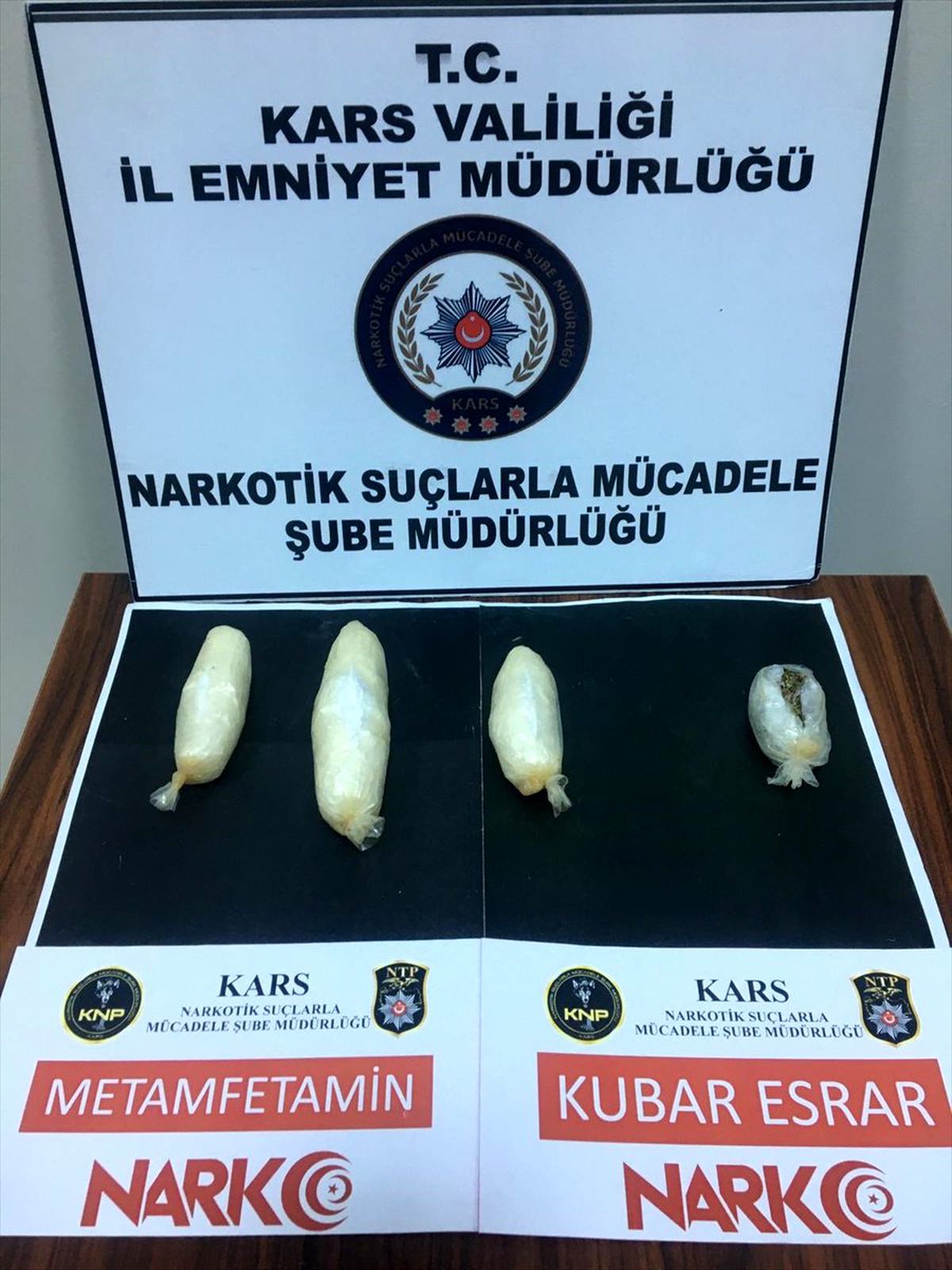 Yılbaşı öncesi bağırsakta uyuşturucu sevkiyatına suçüstü