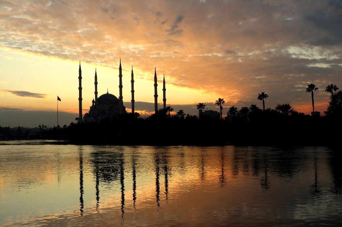 Adana 2019\'u muhteşem bir görüntüyle uğurladı