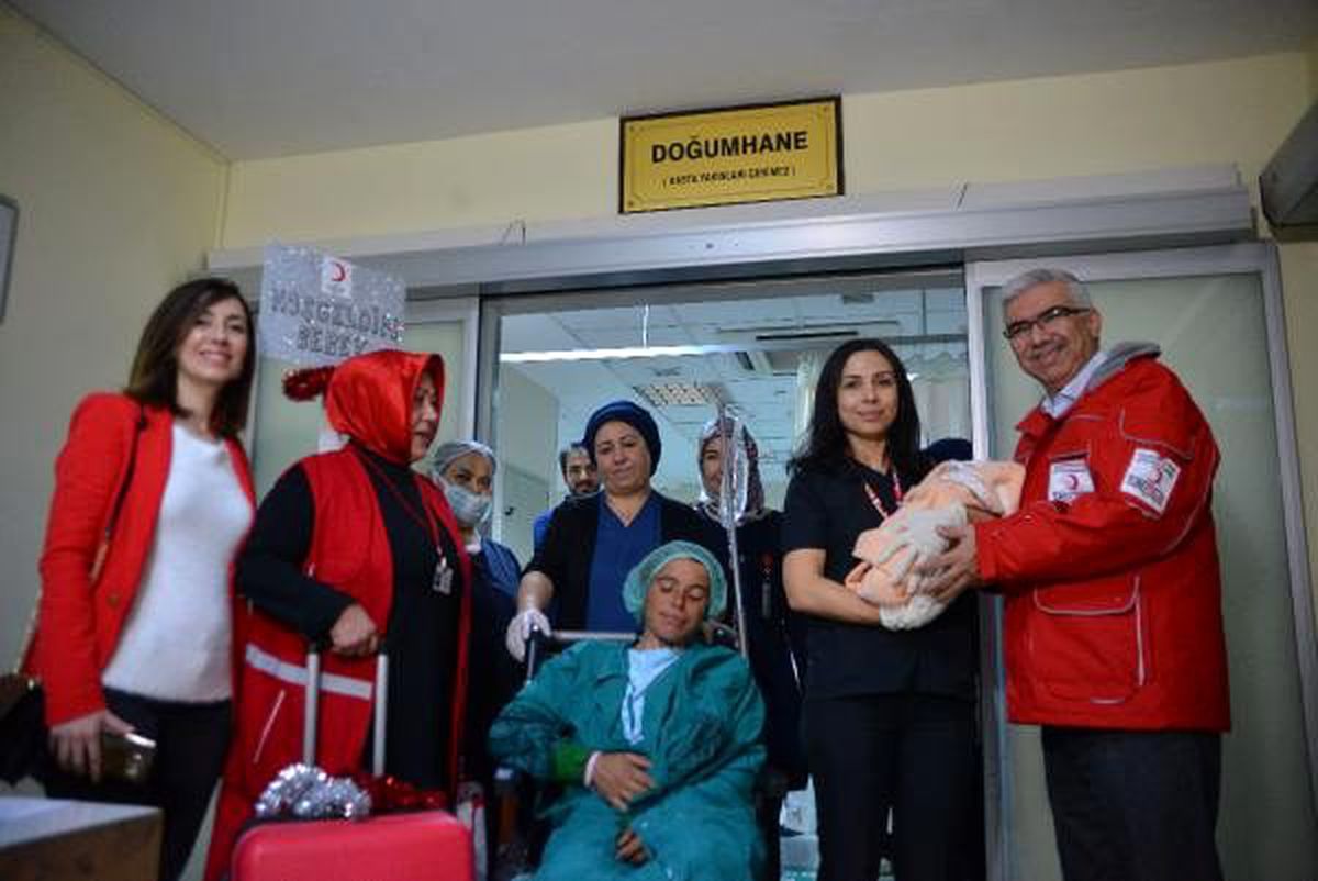 Adana\'da yılın ilk bebeği Fatma Nur, doğdu