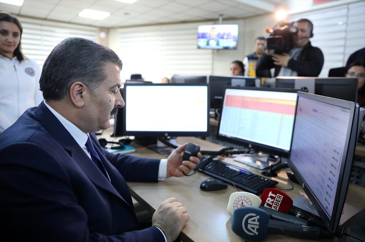 Bakan Koca\'dan, 112 Koordinasyon Merkezi çalışanlarına yılbaşı ziyareti